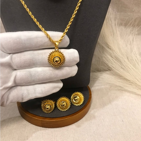 Gold Jewelry Set for Women, African Jewelry Set, Gold Necklace, Gold Earrings - Picture 4 of 9